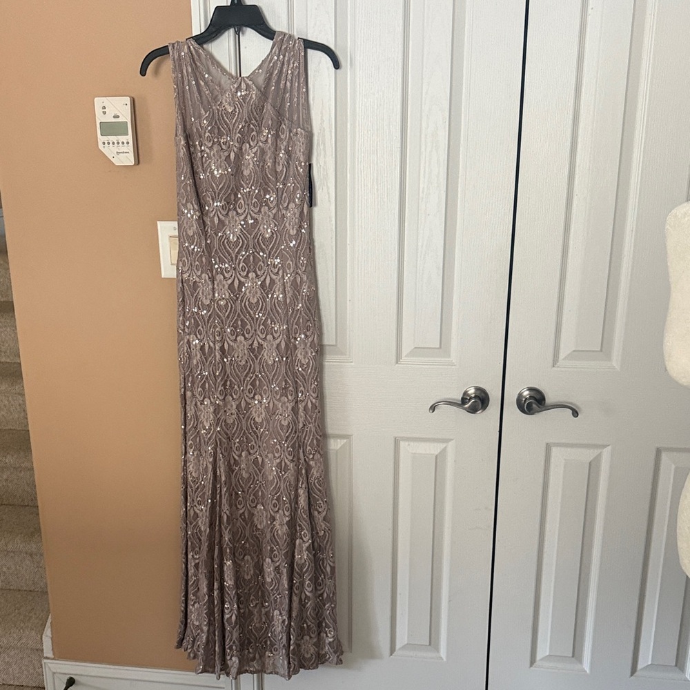 Elegant Sleeveless Patterned Dress